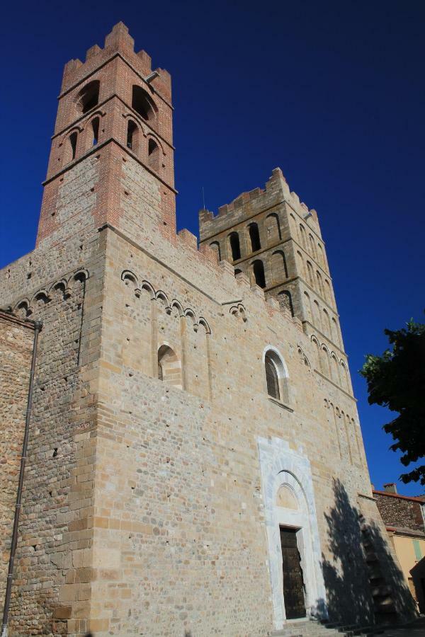 Maison Au Pied De La Cathedrale Elne Exterior foto