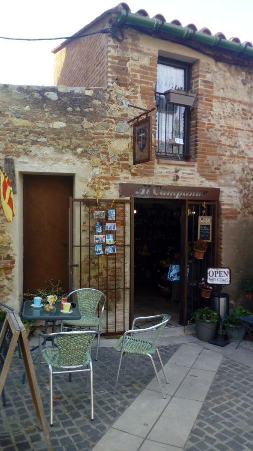 Maison Au Pied De La Cathedrale Elne Exterior foto