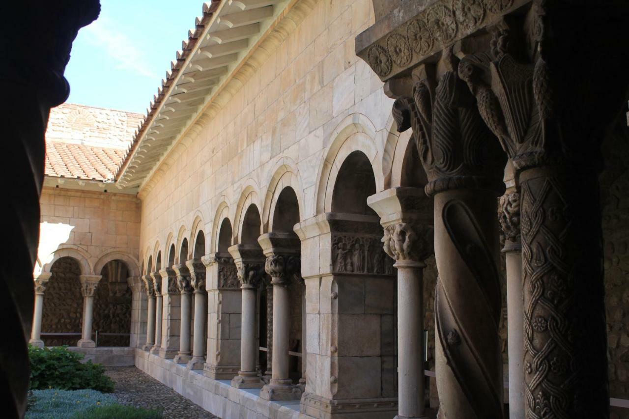 Maison Au Pied De La Cathedrale Elne Exterior foto