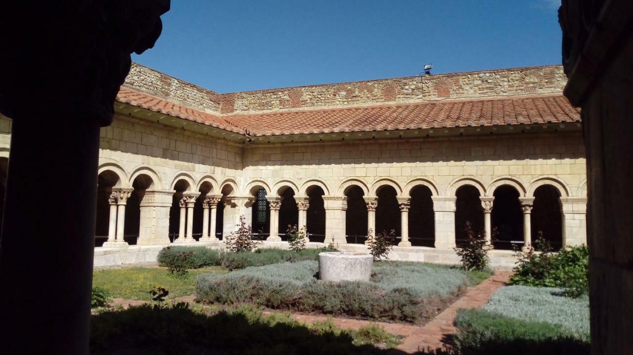 Maison Au Pied De La Cathedrale Elne Exterior foto